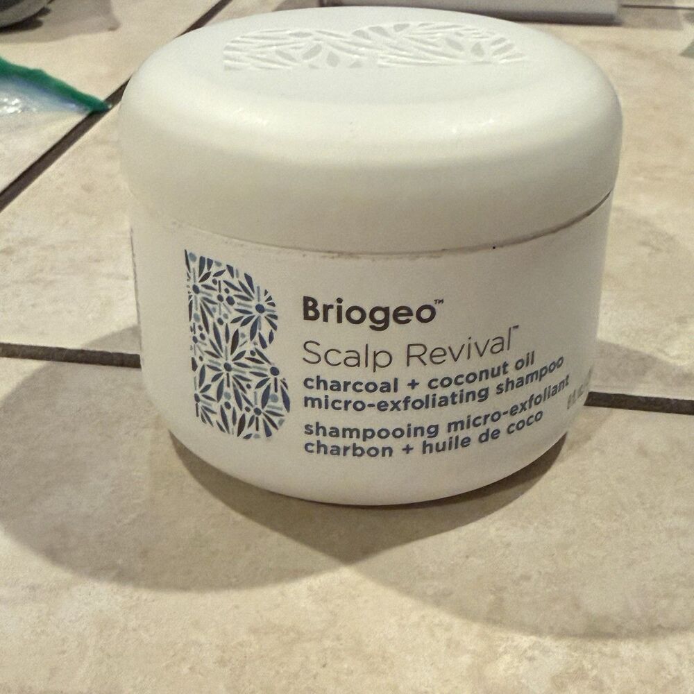 Briogeo Scalp Revival Charcoal + Coconut Oil Micro Exfoliating Shampoo 8oz/236ml